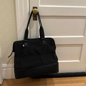 THE CONVERTIBLE WEEKENDER IN BLACK by BEIS